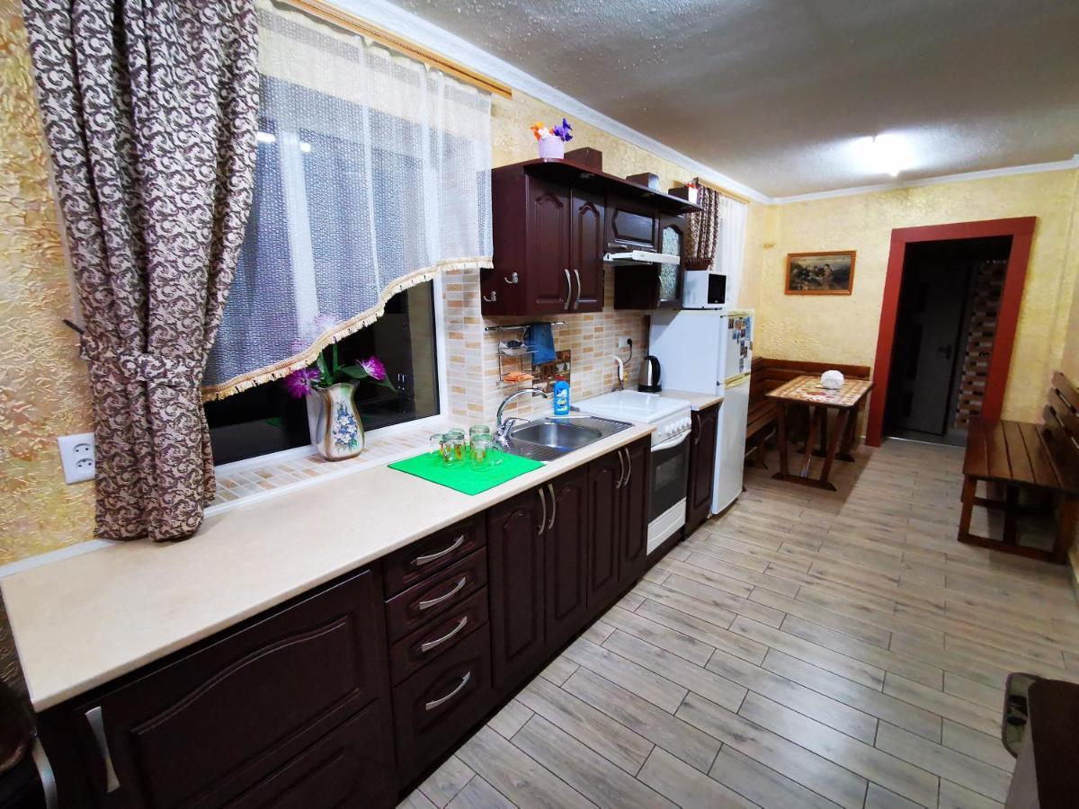 Міні Квартал Yahotyn Exterior foto
