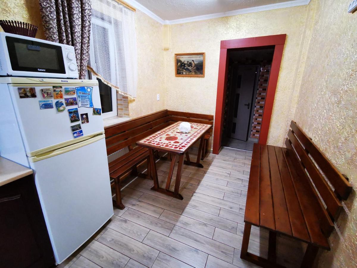 Міні Квартал Yahotyn Exterior foto